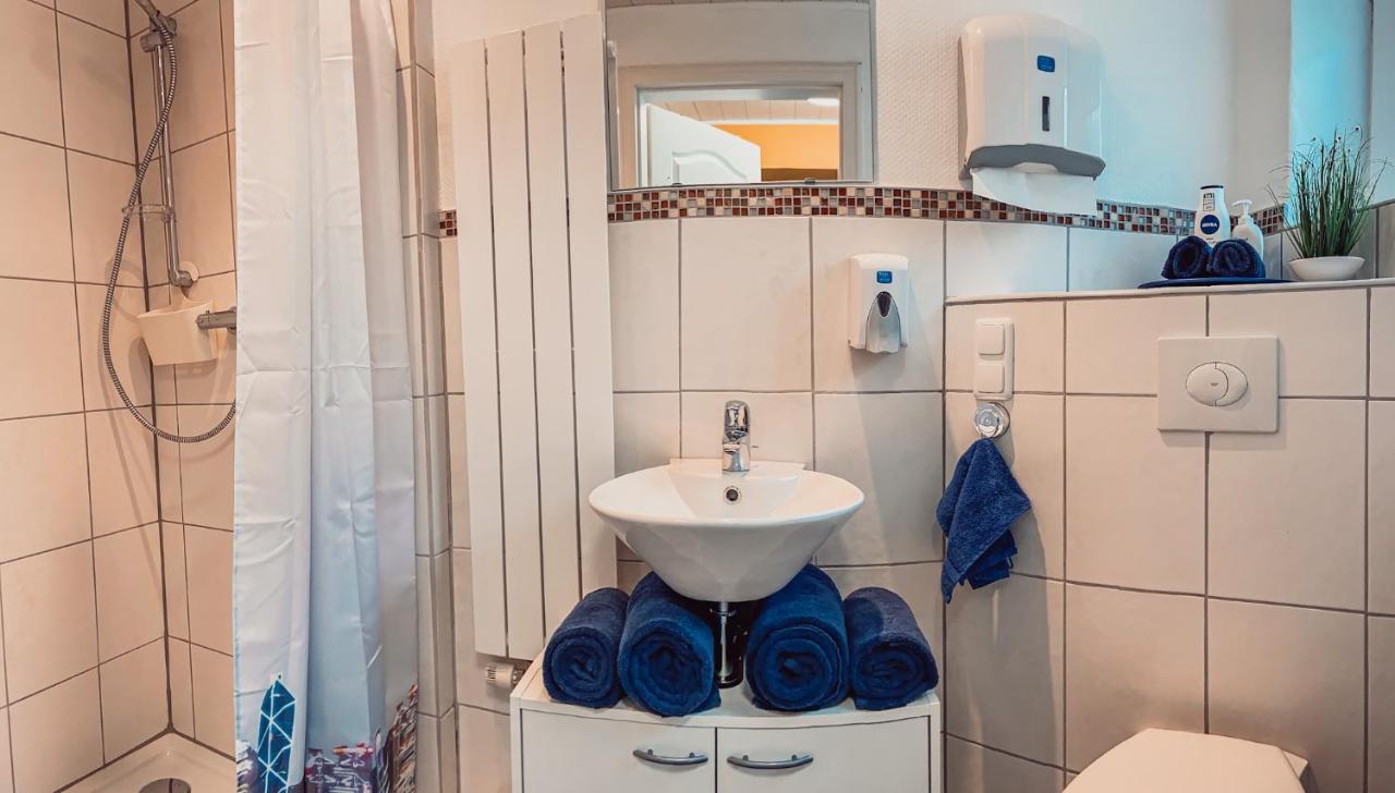 Villa Herkules - Privates Apartment Am Waldrand Mit Smart Tv Und Kostenlosen Parkplaetzen คาสเซล ภายนอก รูปภาพ