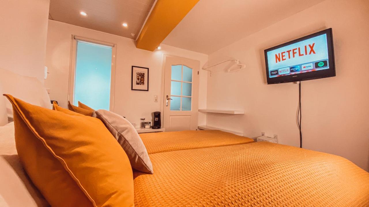 Villa Herkules - Privates Apartment Am Waldrand Mit Smart Tv Und Kostenlosen Parkplaetzen คาสเซล ภายนอก รูปภาพ